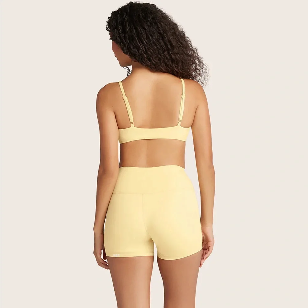 *EXCLUSIVE* SET Active Butter Yellow Breathe Shorts Set - Picture 2 of 8